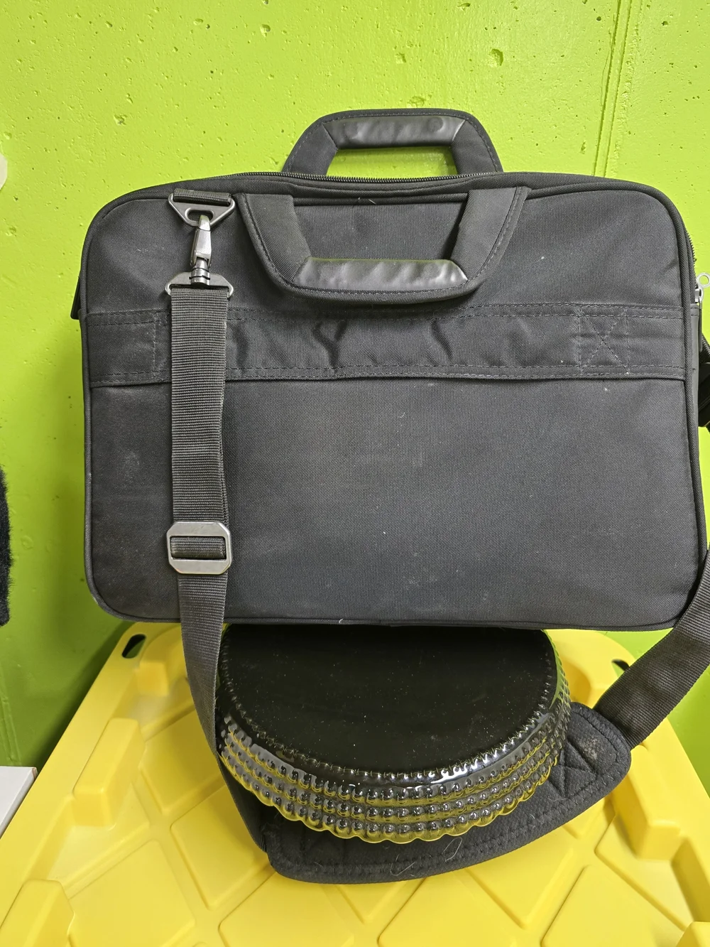 Black Targus Laptop Briefcase - Professional Business Bag